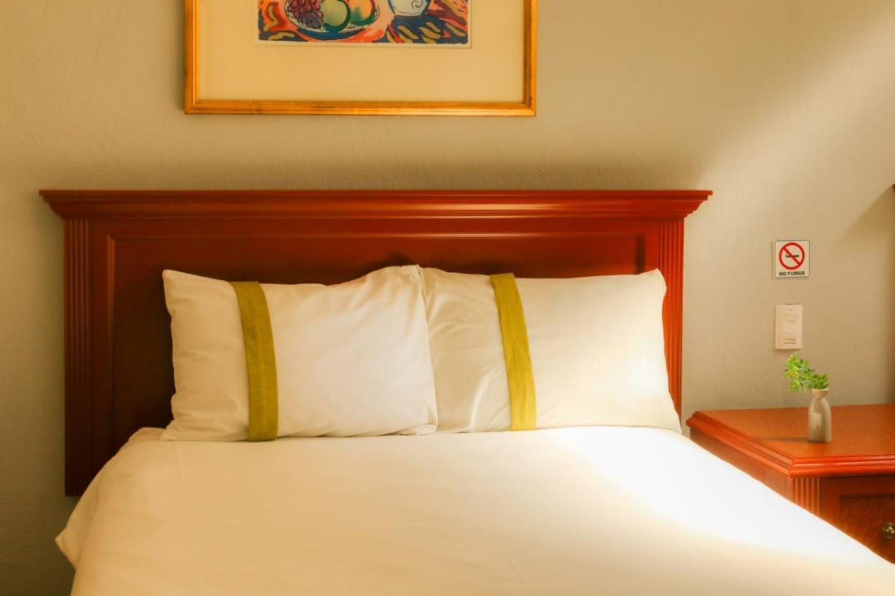 Suites Bajio León Exteriör bild