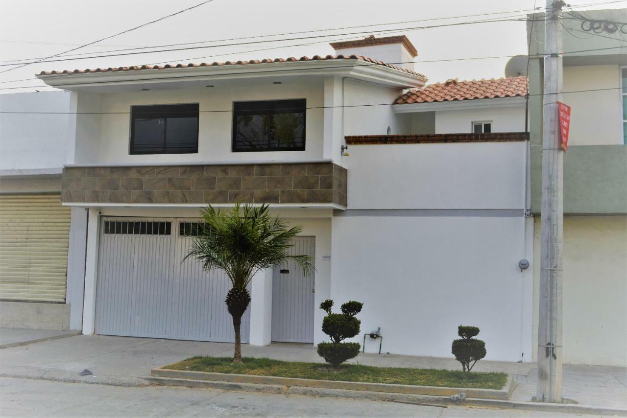 Suites Bajio León Exteriör bild